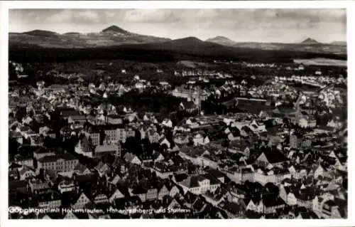 Ak Göppingen in Württemberg, Luftaufnahme von  Hohenstaufen, Hohenrechberg, Stufen