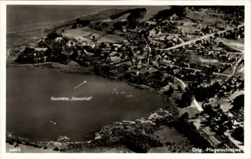 Ak Pätz Bestensee in Brandenburg, Luftaufnahme eines Gewässers, Gaststätte Seeschloß, umgeben von