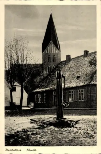 Ak Neubukow in Mecklenburg, Markt, Kirche, Wasserpumpe