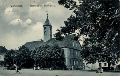 Ak Zehdenick in der Mark, Rathaus, Marktplatz