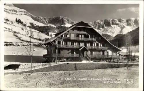 Ak Villard de Lans Isère, Alpenhaus, Pension des Sapins, schneebedeckte Berge