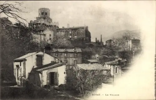 Ak Royat Puy de Dôme, Dorfansicht, alte Gebäude, Turm, Bäume, landschaftliche Szenerie