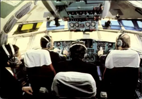Ak Passagierflugzeug Iljuschin IL-62, Im Cockpit, Piloten, Interflug