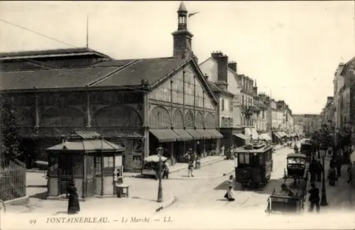 Ak Fontainebleau Seine et Marne, Markt, Straßenbahn