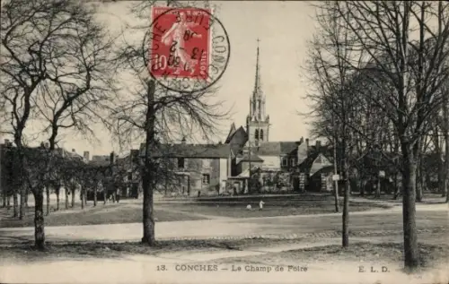 Ak Conches en Ouche Eure, Stadtansicht, Kirche, Bäume, Platz, alte Architektur