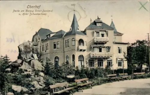 Ak Oberhof im Thüringer Wald, Hotel Schweizerhaus, Ferzog Ernst-Denkmal, Bänke, Natur, Gaststätte
