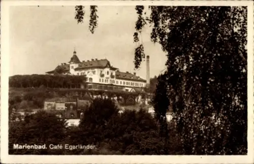 Ak Mariánské Lázně Marienbad Region Karlsbad, Café Egerländer,   Architektur, Grünflächen