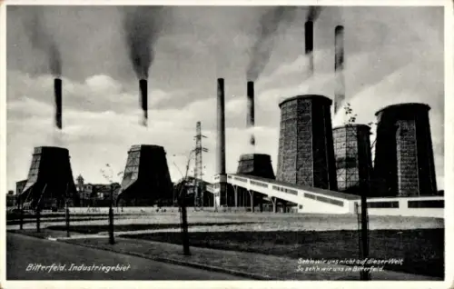 Ak Bitterfeld in Sachsen Anhalt, Industriegebiet, hohe Schornsteine, Fabriken, antike , deutscher