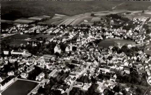Ak Krumbach Schwaben, Luftaufnahme von  zahlreiche Häuser, Felder, kleinere Bauten