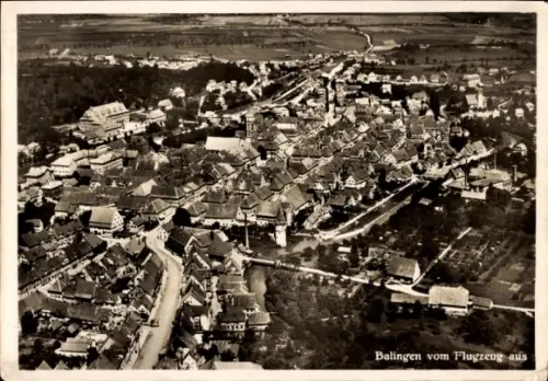Ak Balingen in Württemberg, Luftaufnahme von  viele Dächer,  Gebäude, ländliche Umgebung