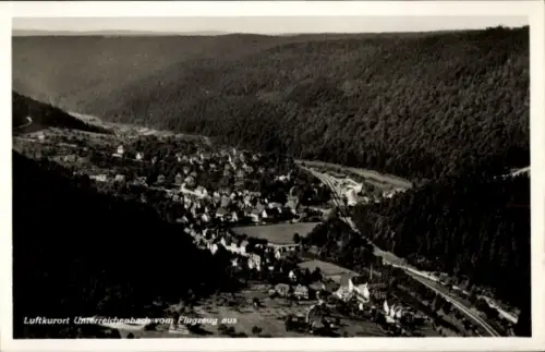 Ak Unterreichenbach im Schwarzwald, Luftkurort  aus der Vogelperspektive, grüne Wälder, Häuser