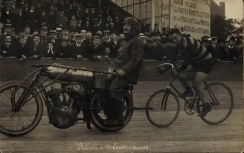 Foto Ak Radrennsport, Radfahrer, Schrittmacher