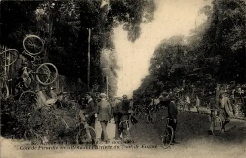 CPA Cote de Picardie en attendant l'arrivee du Tour de France, 1909