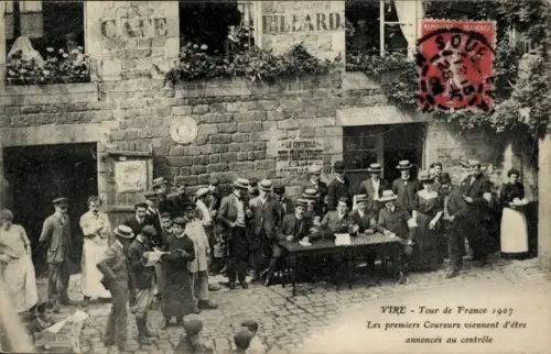CPA Vire, Tour de France 1907, Les premiers Coureurs viennent d'etre annonces au controle