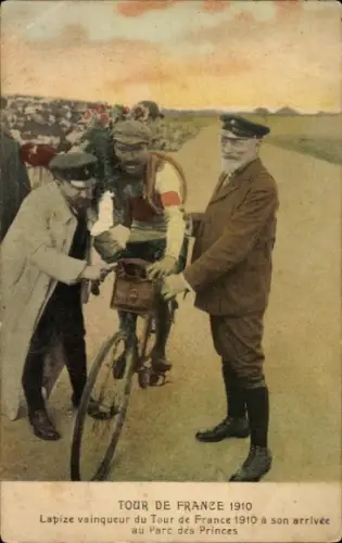 CPA Tour de France 1910, Lapize vainqueur du Tour de France a son arrivee au Parc des Princes