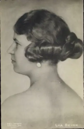 Ak Porträt einer jungen Frau, Frisur, Lya Beyer