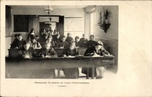 Ak Fontainebleau Seine et Marne, Pensionnat St-Joseph de Cluny, Schüler beim Lernen, Klassenzimme