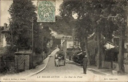 Ak La Roche Guyon Val d'Oise, Rue du Pont