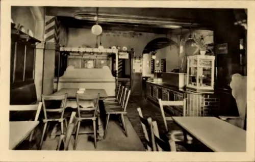 Ak Saalfeld an der Saale Thüringen, Bierstube, HO-Hotel „Anker",  Gaststube, Sitzplätze, Theke