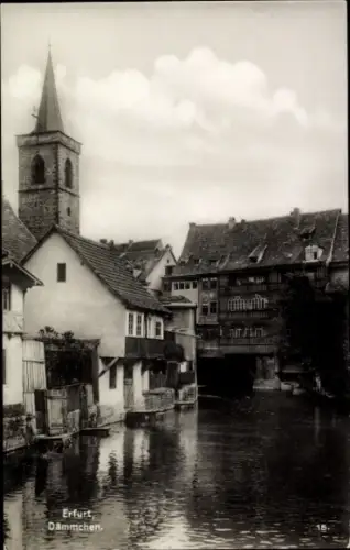 Ak Erfurt in Thüringen,  Dämmchen, Wasserweg, alte Architektur, Kirchturm