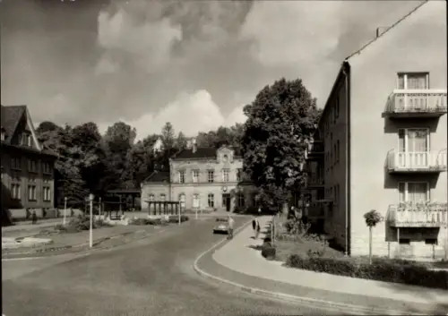 Ak Heilbad Heiligenstadt Eichsfeld Thüringen, Alter Bahnhof, Bäume, Wolken, Autos, Historische Ar