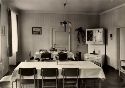 Ak Heiligengrabe in der Prignitz, Esszimmer, gedeckte Tische, klassische Einrichtung, helle Wandv