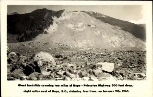 Ak British Columbia, Bergansicht, Felsen