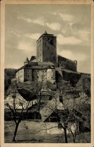 Ak Podkost Reg. Königgrätz, Hrad Kost, Burg Kost, Burg Kost, hohe Burg, Bäume, ländliche Umgebung