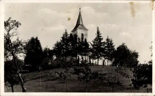 Ak Lázně Bělohrad Bad Bielohrad Neudorf Region Königgrätz, Kirche, Bäume, Hügel, Schwarz-Weiß-Fot