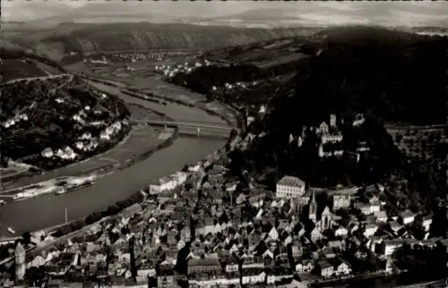 Ak Wertheim am Main, Luftaufnahme von Wertheim, Main, Brücken, Landschaft