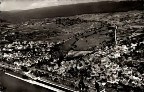 Ak Faulbach am Main Unterfranken, Luftaufnahme von Faulbach, Weinberge, Wohngebäude, Fluss.