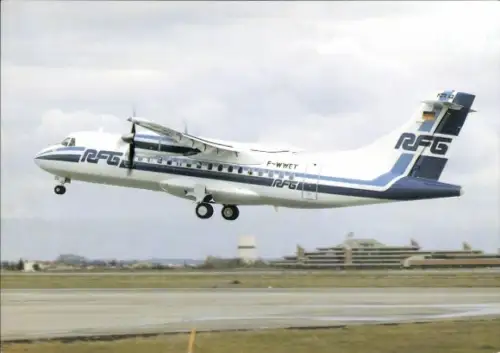 Ak Passagierflugzeug RFG Regionalflug, ATR 42/300, F-WWET