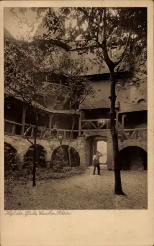 Ak Hof an der Saale Oberfranken Bayern, Hof der Sala, Bauba Rhein, Bäume, Person im Vordergrund