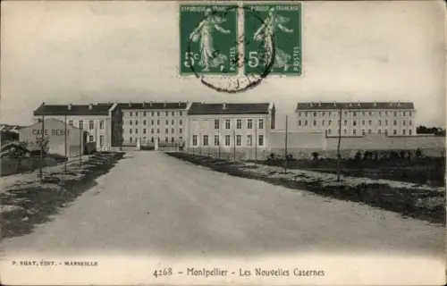 Ak Montpellier Hérault, Straße mit Gebäudeansicht, Café Debit, alte Kaserne, Poststempel