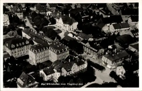 Ak Bad Wörishofen im Unterallgäu, Luftaufnahme von  Landschaft, Gebäude
