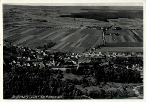 Ak Oberkirchberg Illerkirchberg in Württemberg, Luftaufnahme, Oberkirchberg, Landschaft, Häuser, 