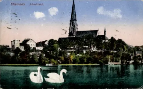 Ak Chemnitz in Sachsen,  Schloßteich, Sehenswürdigkeit, zwei Schwäne, Kirche, Natur