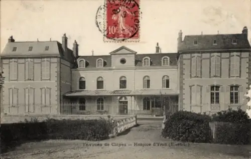CPA Cloyes sur le Loir Eure et Loir, Hospice d'Yron