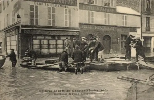Ak Maisons Alfort Val de Marne, Inondations Janvier 1910, La Distribution