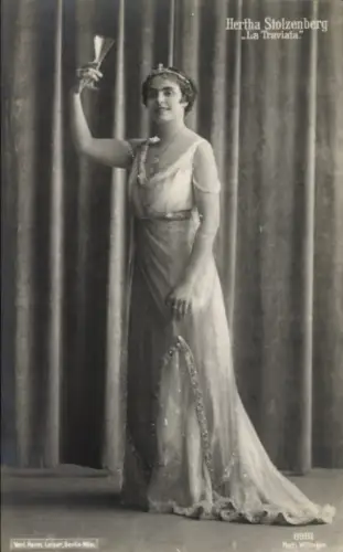 Ak Opernsängerin Hertha Stolzenberg in La Traviata