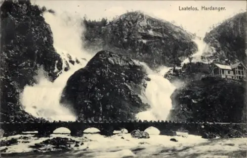 Ak Hardanger Norwegen, Laatefos Wasserfall, Brücke, Gebäude, Hardanger
