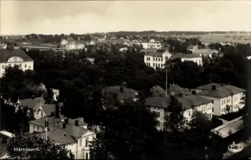 Ak Hernösand Härnösand Schweden, Luftaufnahme von  viele Bäume, Häuser, keine Personen sichtbar