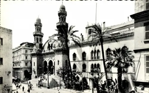 Ak Algier Alger Algerien, Kathedrale, Palmen, Menschenmenge, Architektur