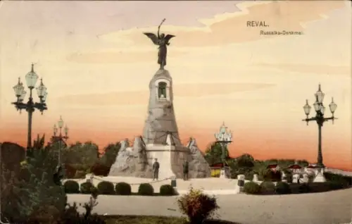 Ak Tallinn Reval Estland, Russalka-Denkmal, Statue, Laternen, Parkanlage