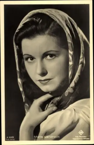 Ak Schauspielerin Maria Landrock, Portrait mit Kopftuch, Ross Verlag A 3107 2, Ufa Film