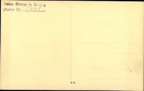 Foto Ak Zwei Frauen in Kostümen, Porträt, Fächer