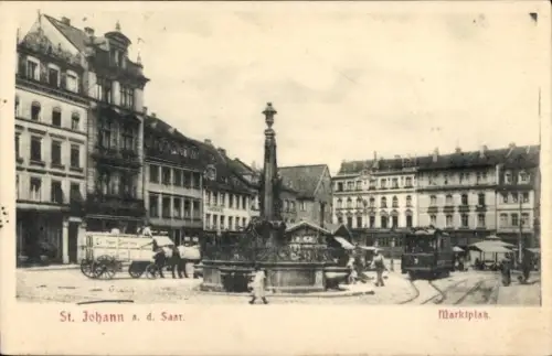 Ak St. Johann Saarbrücken im Saarland, Brunnen, Markt,  Gebäude, Pferdefuhrwerke, St. Johann