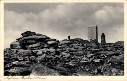 Ak Brocken im Harz, Brockenhotel, Brockenturm
