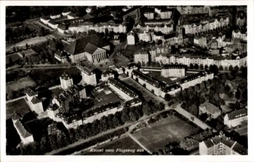 Ak Kassel in Hessen, Luftaufnahme von  Stadtansicht,  Gebäude