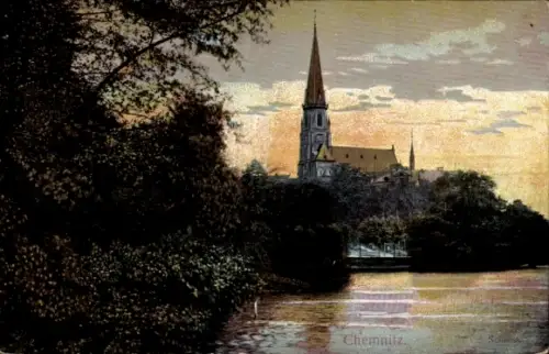 Ak Chemnitz in Sachsen,  Kirche im Vordergrund, Wasseransicht, malerischer Himmel